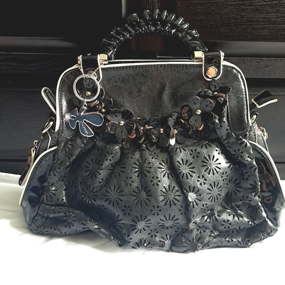 City life usa | Black textured flower women's handbag purse - Picture 1 of 10